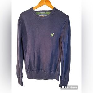 American Eagle men’s vintage fit blue with green stitching logo sweater sz S